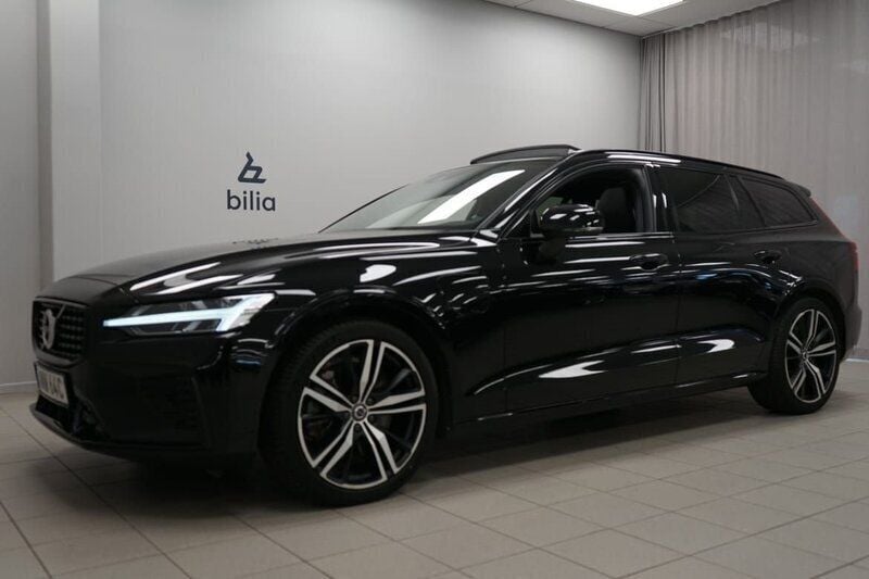 Svart Begagnad 2022 Volvo V60 R-Design Kombi | 439 900 kr (Superpris) - Bild 1/4