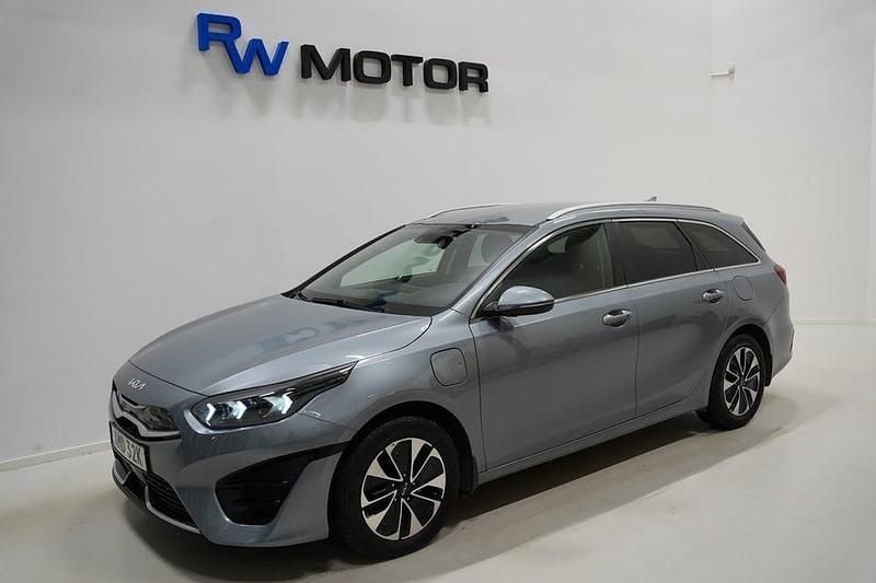 Grå Begagnad 2022 Kia Ceed Sportswagon Advance Kombi | 224 900 kr (Bra pris) - Bild 1/4