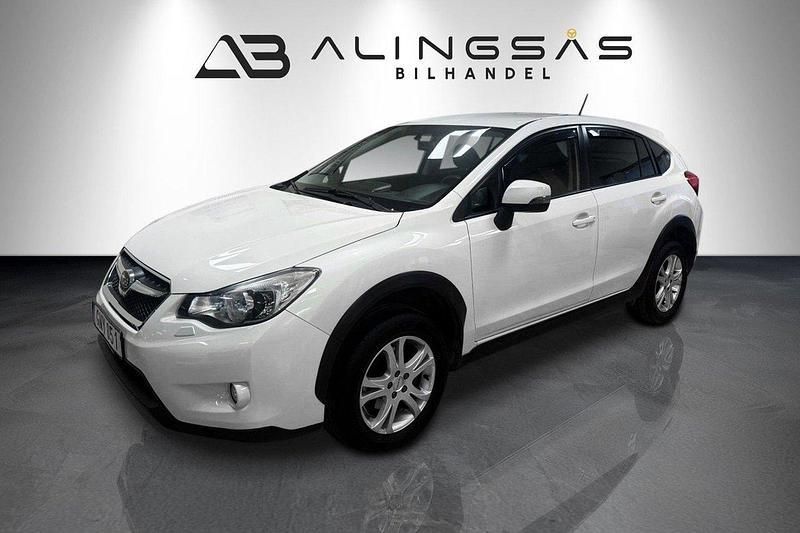 Vit Begagnad 2015 Subaru XV SUV | 99 900 kr (Marknadspris) - Bild 1/4