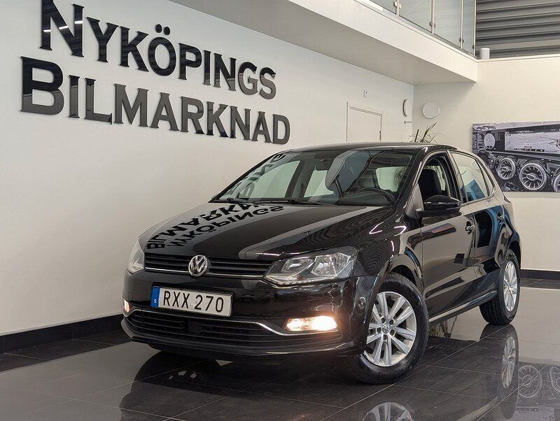 Svart Begagnad 2015 VW Polo Halvkombi | 69 900 kr (Marknadspris) - Bild 1/4