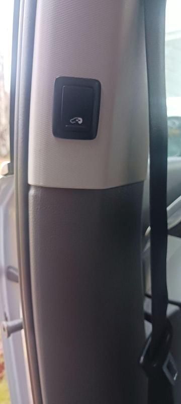 Begagnad VW Sharan 140 HK (102 kW) 2011 Silver Minibuss