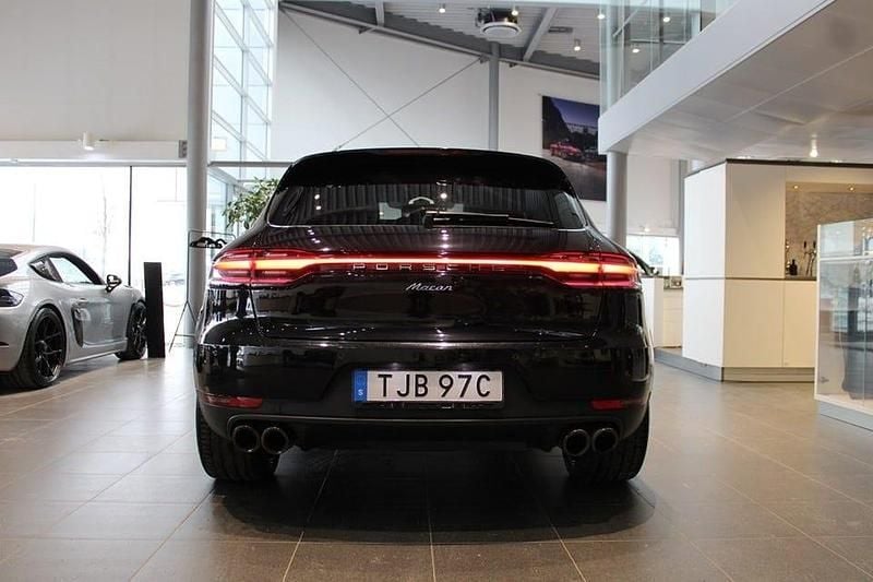 Begagnad Porsche Macan 245 HK (180 kW) 2021 Svart SUV