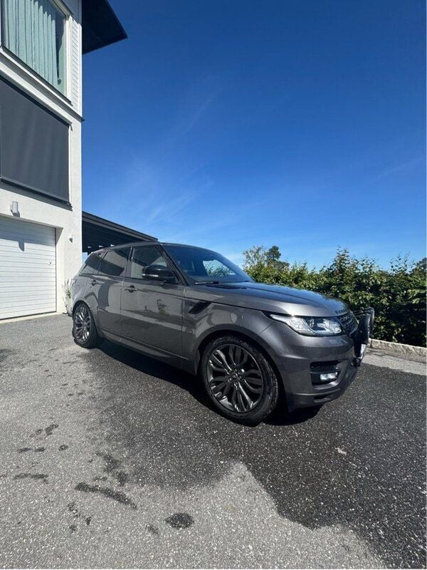 Grå Begagnad 2017 Land Rover Range Rover Sport SUV | 298 000 kr (Marknadspris) - Bild 1/4