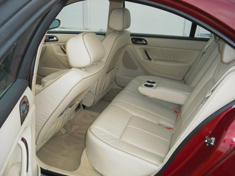 Röd Begagnad 2006 Peugeot 607 Sedan | 39 000 kr - Bild 1/4