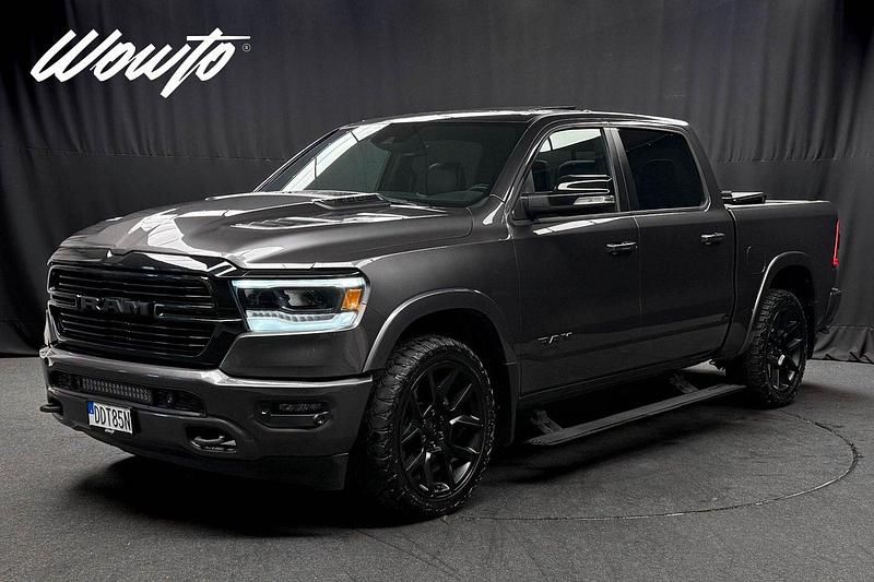 Mörkgrå (grå) Begagnad 2021 Dodge Ram Pickup | 759 800 kr - Bild 1/3