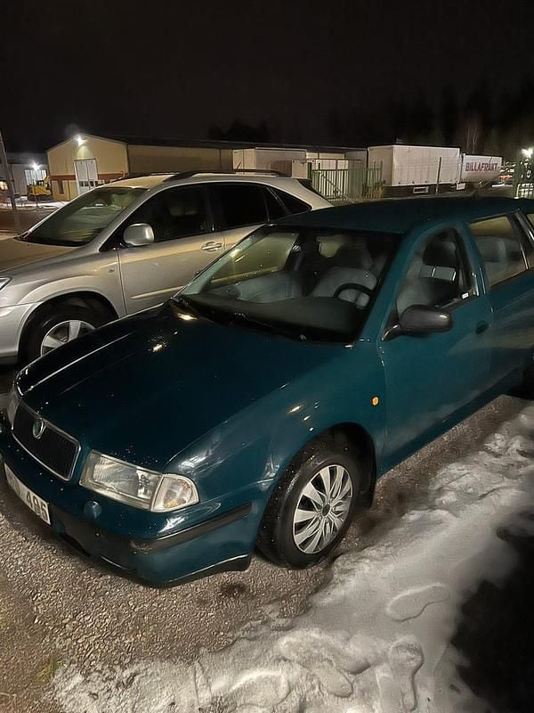 Begagnad Skoda Octavia 101 HK (74 kW) 2000 Kombi