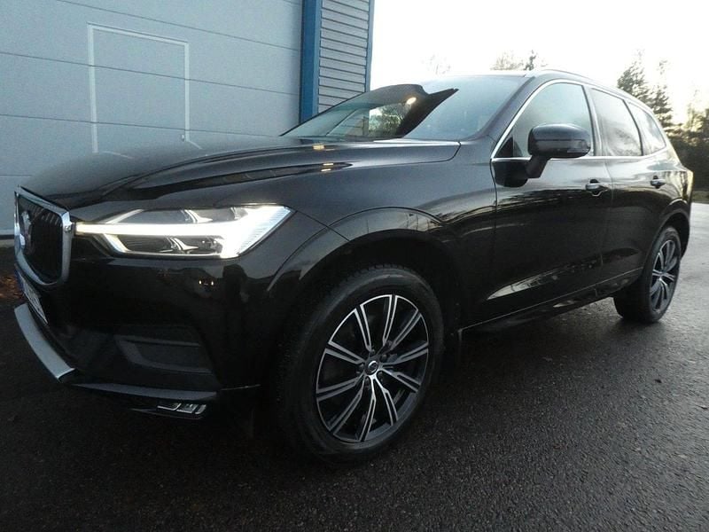 Svart Begagnad 2021 Volvo XC60 Momentum SUV | 329 000 kr (Superpris) - Bild 1/4
