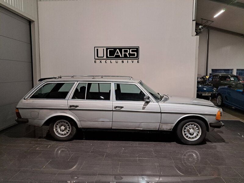 Begagnad Mercedes E280 185 HK (136 kW) 1982 Ljusgrå Kombi
