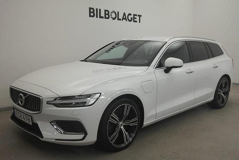Vit Begagnad 2021 Volvo V60 Inscription Kombi | 229 800 kr (Marknadspris) - Bild 1/4