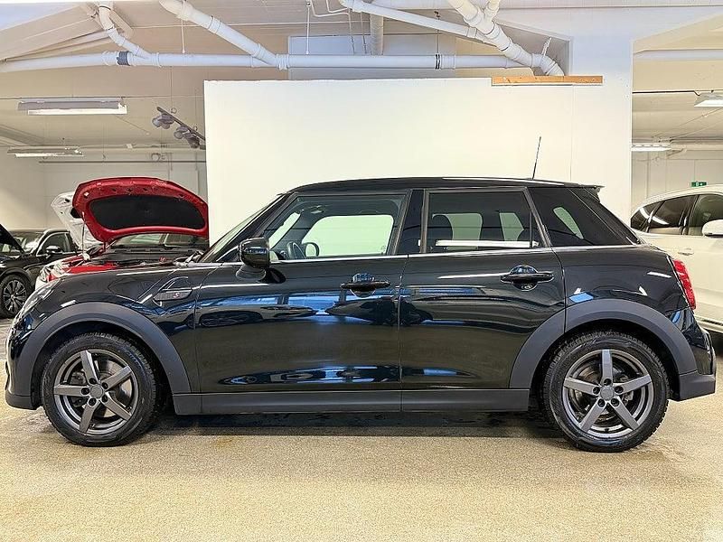 Begagnad Mini Cooper S 178 HK (130 kW) 2022 Svart Halvkombi