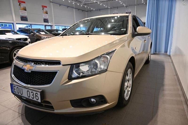 Gul Begagnad 2010 Chevrolet Cruze Sedan | 40 000 kr - Bild 1/4