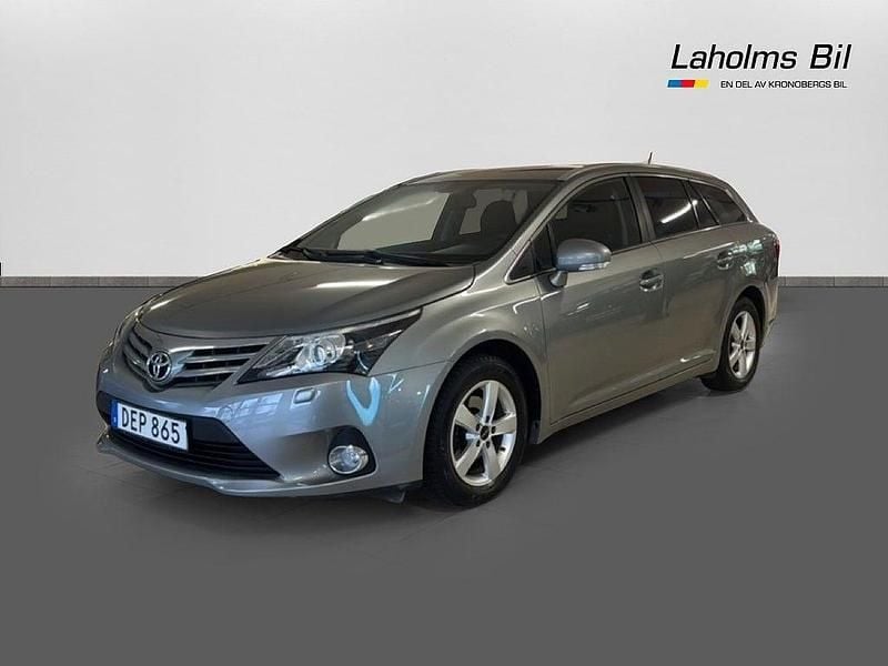 Grå Begagnad 2014 Toyota Avensis Edition Kombi | 89 900 kr (Marknadspris) - Bild 1/4