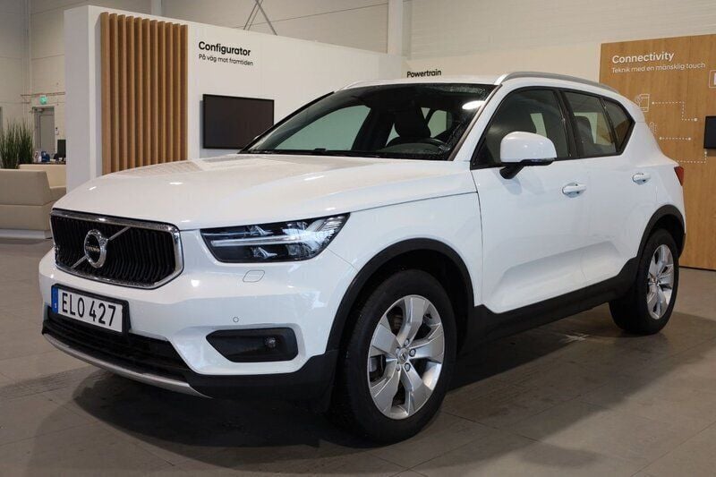 Vit Begagnad 2019 Volvo XC40 Momentum SUV | 257 800 kr (Marknadspris) - Bild 1/3