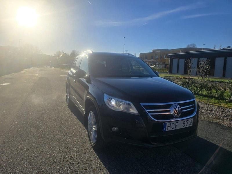 Svart Begagnad 2008 VW Tiguan Sportline SUV | 65 000 kr (Marknadspris) - Bild 1/4