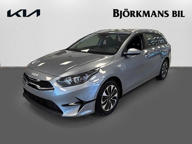 Grå (/css/ lunar silver m) Ny 2024 Kia Ceed Sportswagon Kombi | 259 000 kr (Marknadspris) - Bild 1/4
