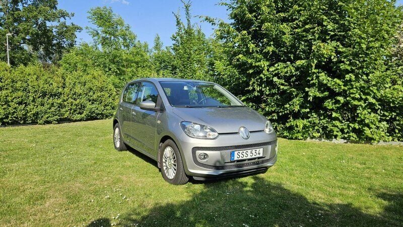 Silver Begagnad 2016 VW up! Halvkombi | 55 000 kr (Marknadspris) - Bild 1/4