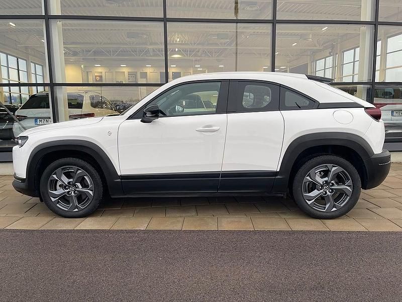 Begagnad Mazda MX30 Exclusive 75 HK (55 kW) 2023 Vit SUV