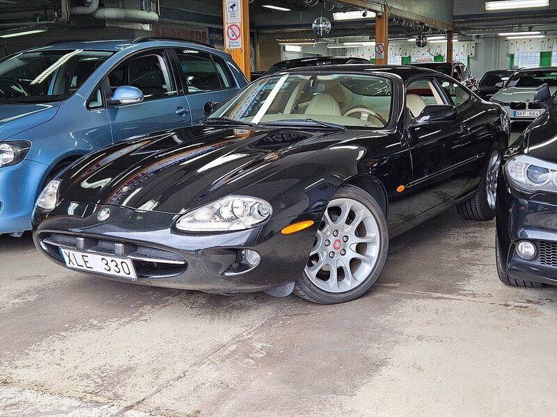Svart Begagnad 1997 Jaguar XK | 139 999 kr - Bild 1/4