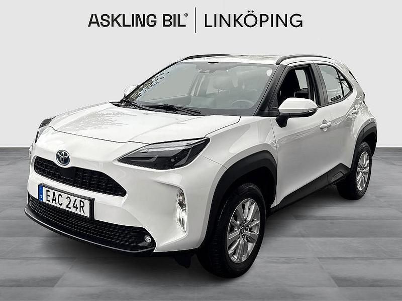 Vit Begagnad 2022 Toyota Yaris Cross Active SUV | 265 000 kr (Marknadspris) - Bild 1/4