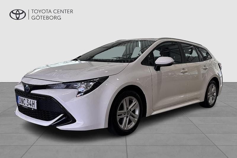 Vit Begagnad 2022 Toyota Corolla Active Kombi | 249 900 kr (Marknadspris) - Bild 1/3