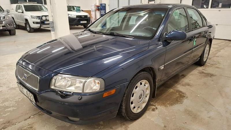 Blå Begagnad 2001 Volvo S80 Sedan | 23 500 kr (Marknadspris) - Bild 1/4