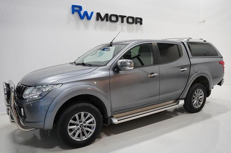 Grå Begagnad 2017 Mitsubishi L200 Pickup | 259 700 kr (Bra pris) - Bild 1/4
