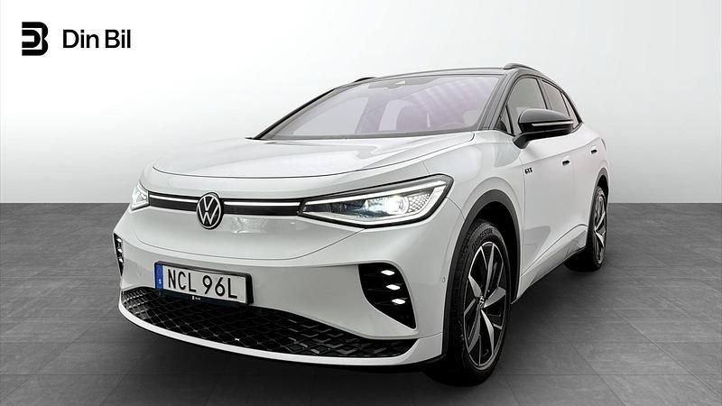 Vit (glacier white metallic bl) Begagnad 2023 VW ID.4 GTX SUV | 359 900 kr (Superpris) - Bild 1/4