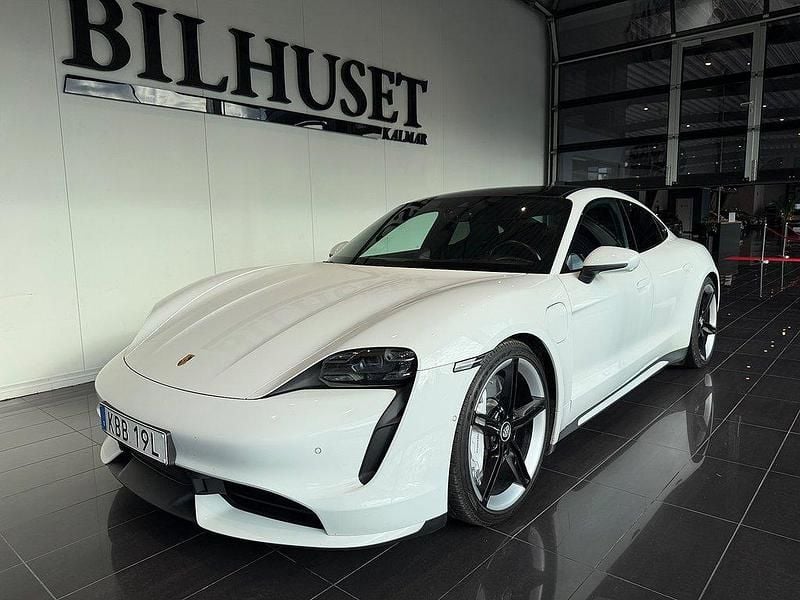 Vit Begagnad 2020 Porsche Taycan Turbo Sedan | 719 900 kr - Bild 1/4