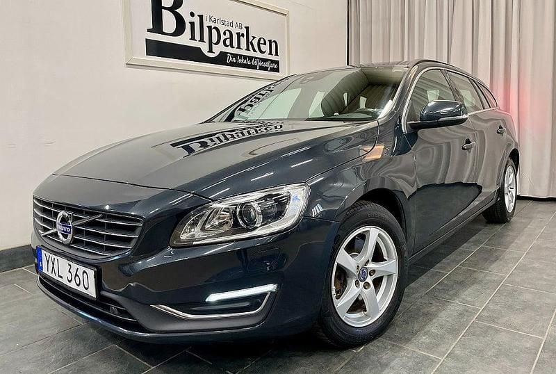 Grå Begagnad 2017 Volvo V60 Momentum Kombi | 209 900 kr (Superpris) - Bild 1/3