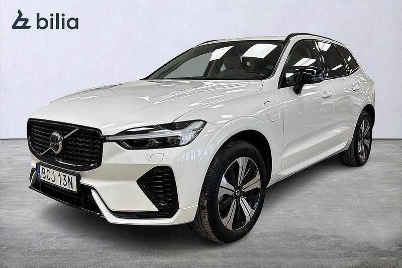 Vit Begagnad 2024 Volvo XC60 Plus SUV | 499 900 kr (Marknadspris) - Bild 1/3