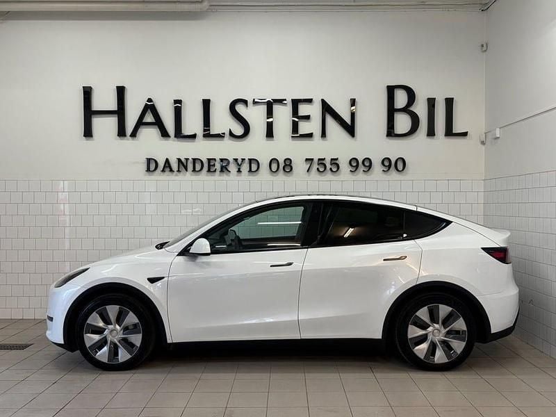 Vit Begagnad 2021 Tesla Model Y Long Range AWD SUV | 299 900 kr (Marknadspris) - Bild 1/4