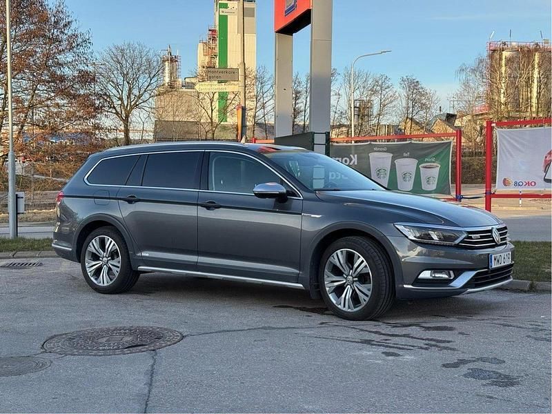 Grå Begagnad 2016 VW Passat Alltrack Kombi | 159 000 kr (Marknadspris) - Bild 1/4