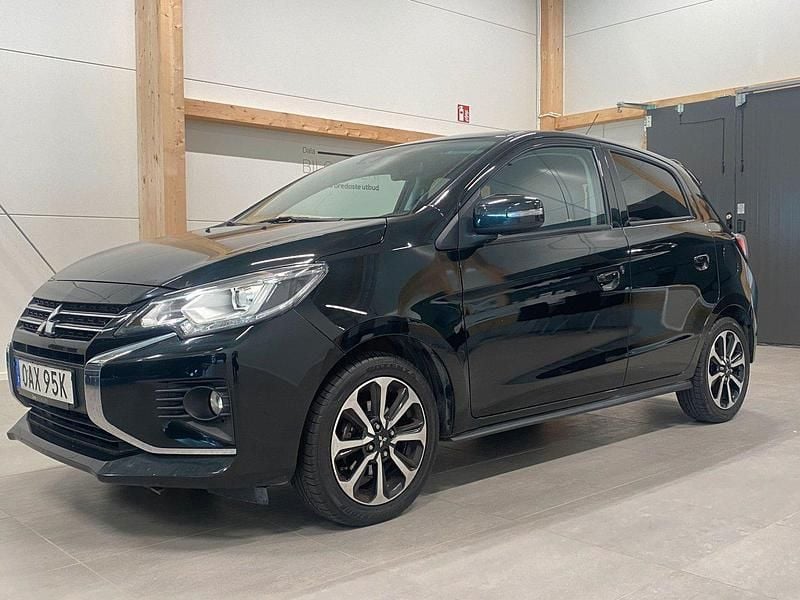 Svart Begagnad 2021 Mitsubishi Space Star Elegance Kombi | 129 900 kr (Bra pris) - Bild 1/4