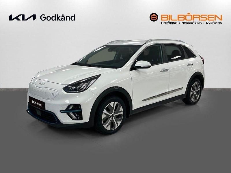 /ud/ clear white Begagnad 2022 Kia e-Niro Advance SUV | 299 900 kr (Marknadspris) - Bild 1/4