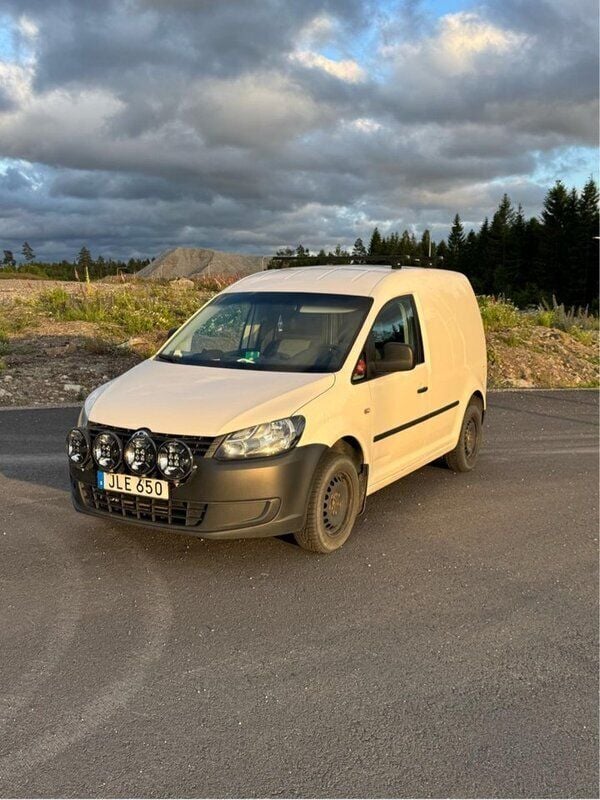 Vit Begagnad 2013 VW Caddy Minibuss | 60 000 kr (Bra pris) - Bild 1/4
