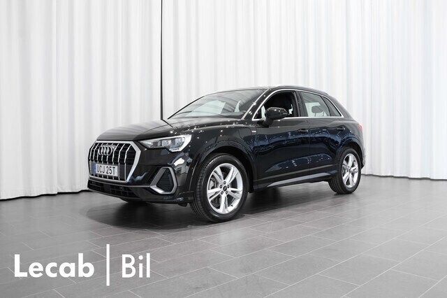 Svart (mytsvart metallic) Begagnad 2023 Audi Q3 S-Line SUV | 469 500 kr (Lite dyr) - Bild 1/4