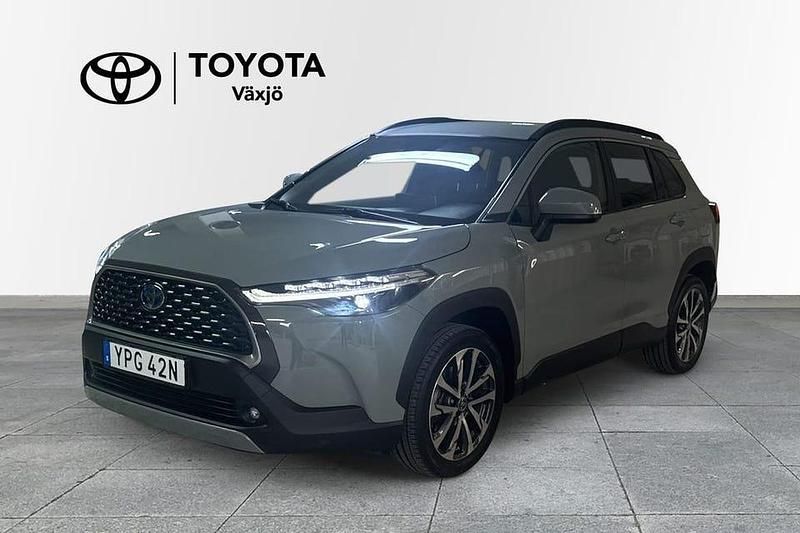 Begagnad Toyota Corolla Cross Style 200 HK (147 kW) 2022 Grön SUV