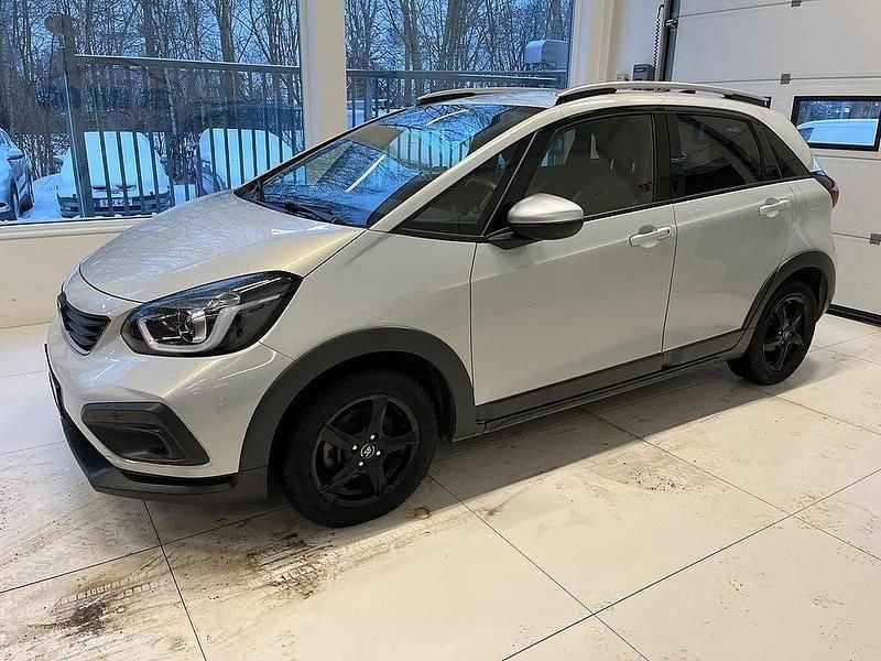 Begagnad Honda Jazz 110 HK (80 kW) 2022 Vit Halvkombi