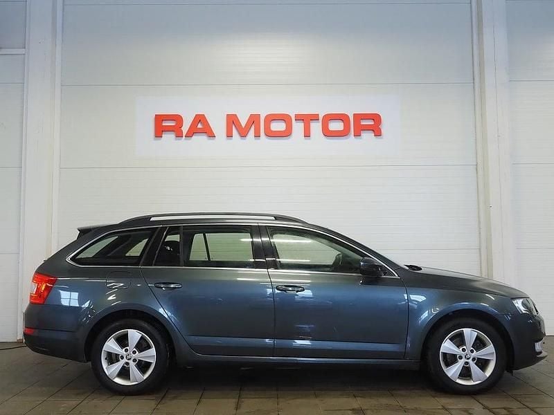 Begagnad Skoda Octavia GreenLine 110 HK (80 kW) 2015 Grå Halvkombi