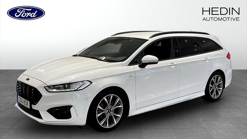 Vit (white) Begagnad 2021 Ford Mondeo ST-Line Kombi | 209 900 kr (Bra pris) - Bild 1/4
