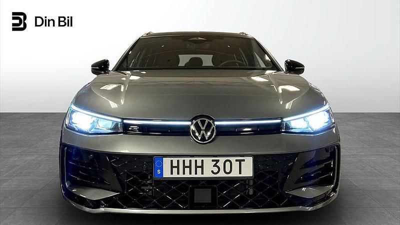 Begagnad VW Passat R-line 177 HK (130 kW) 2025 Diabase grey metallic Kombi