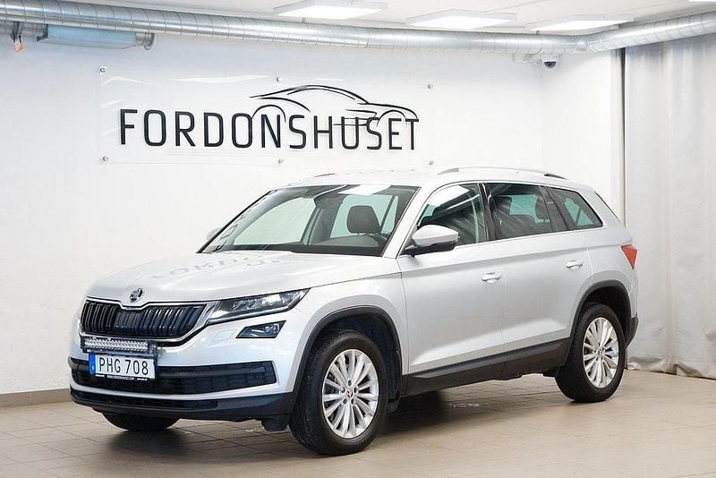 Silver Begagnad 2017 Skoda Kodiaq Business Line SUV | 239 000 kr (Marknadspris) - Bild 1/4