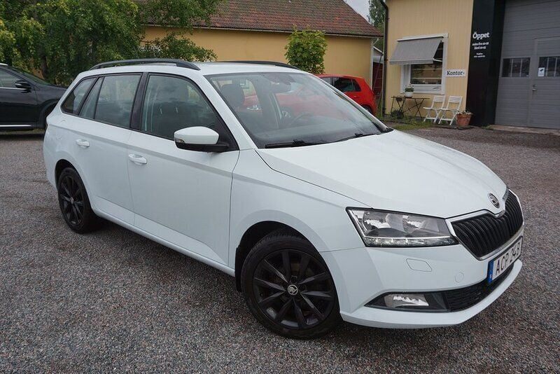 Vit Begagnad 2019 Skoda Fabia Style Kombi | 89 900 kr - Bild 1/4