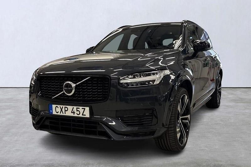Grå Begagnad 2022 Volvo XC90 Pro SUV | 619 500 kr - Bild 1/4