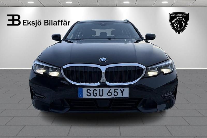 Begagnad BMW 330 Sport Line 292 HK (214 kW) 2021 Svart Kombi