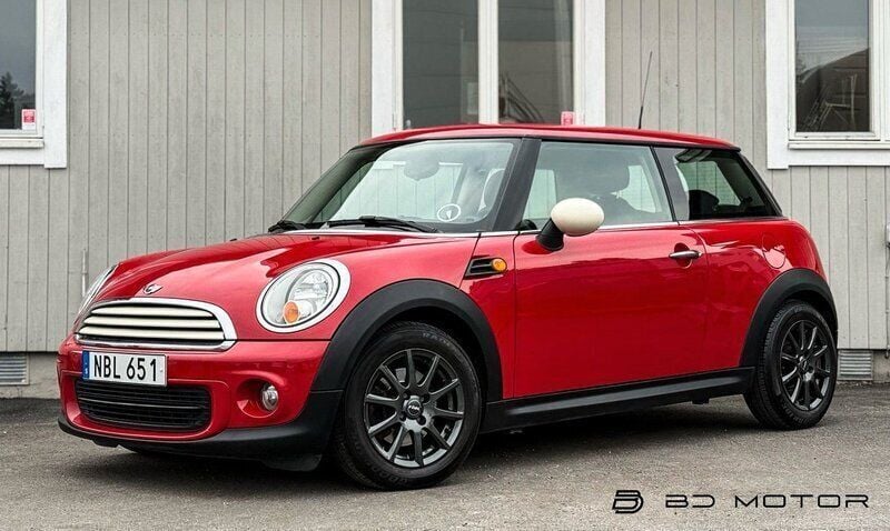 Röd Begagnad 2013 Mini ONE Salt Halvkombi | 69 900 kr (Marknadspris) - Bild 1/4