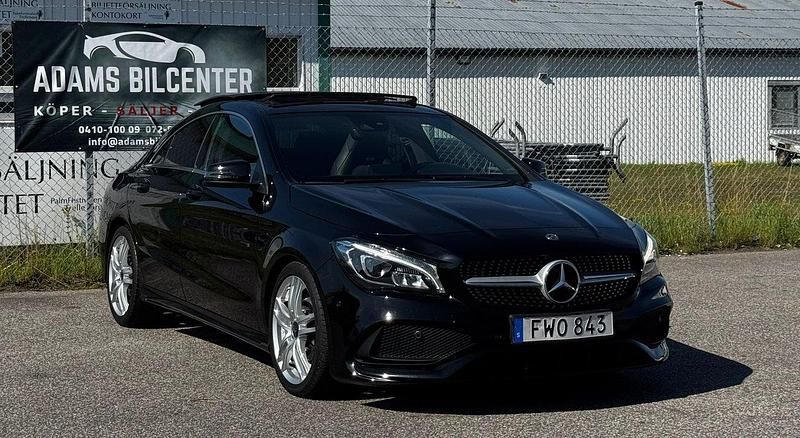 Svart Begagnad 2018 Mercedes CLA180 AMG Sedan | 254 900 kr (Marknadspris) - Bild 1/4