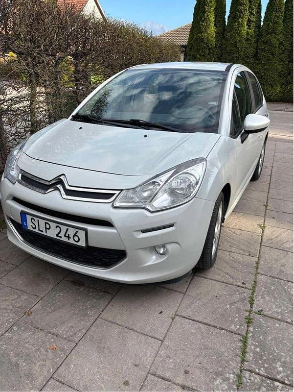 Vit Begagnad 2015 Citroën C3 Halvkombi | 45 000 kr (Marknadspris) - Bild 1/3