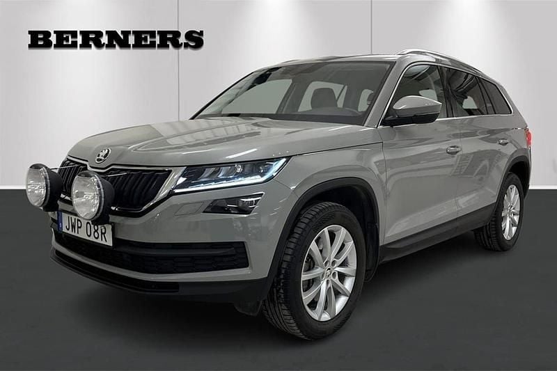 Grå Begagnad 2021 Skoda Kodiaq SUV | 309 900 kr (Marknadspris) - Bild 1/4