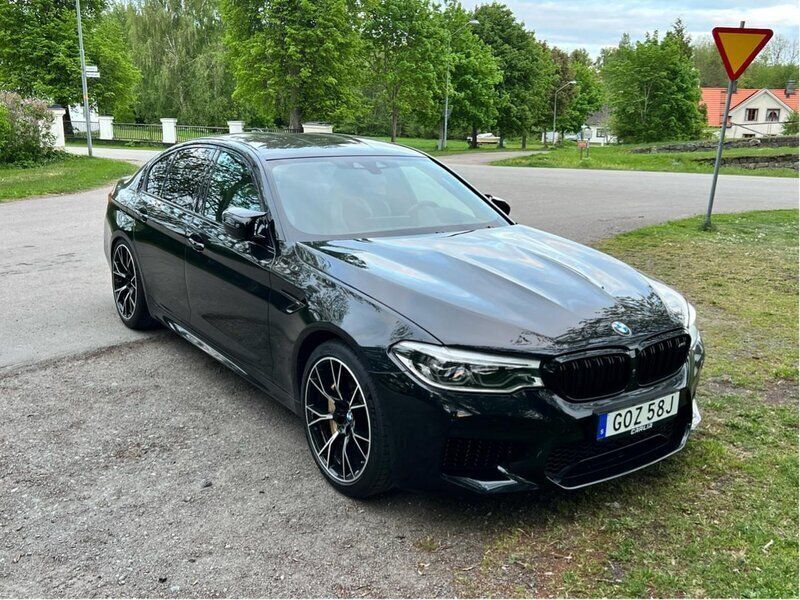 Svart Begagnad 2019 BMW M5 Competition Edition Sedan | 850 000 kr (Bra pris) - Bild 1/4